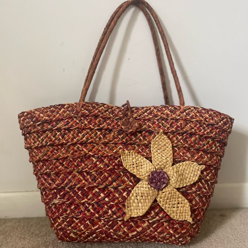 EUC RAFFIA STRAW MULTICOLORED TOTE BEACH  BAG WITH FLOWER